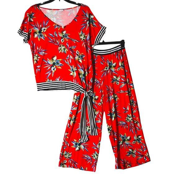 Lascana Pants - Lascana Capri's & Top Set Size 6 Red Floral Print Wide Leg Capris. Short Sleeve
